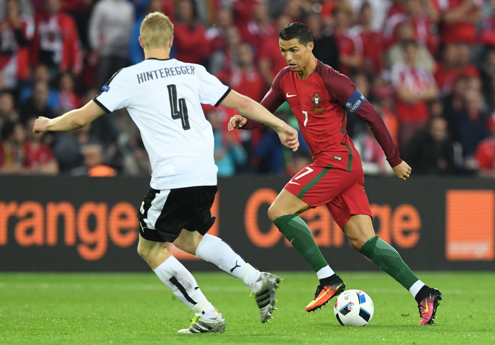 Ronaldo looks for an opening Ronaldo looks for an opening