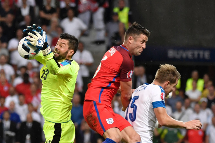 Gary Cahill tries to win the ball