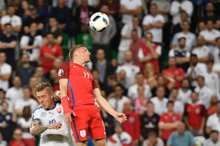 Jamie Vardy wins the ball