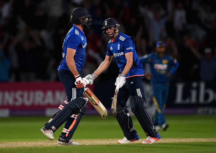 Liam Plunkett and Chris Woakes celebrate