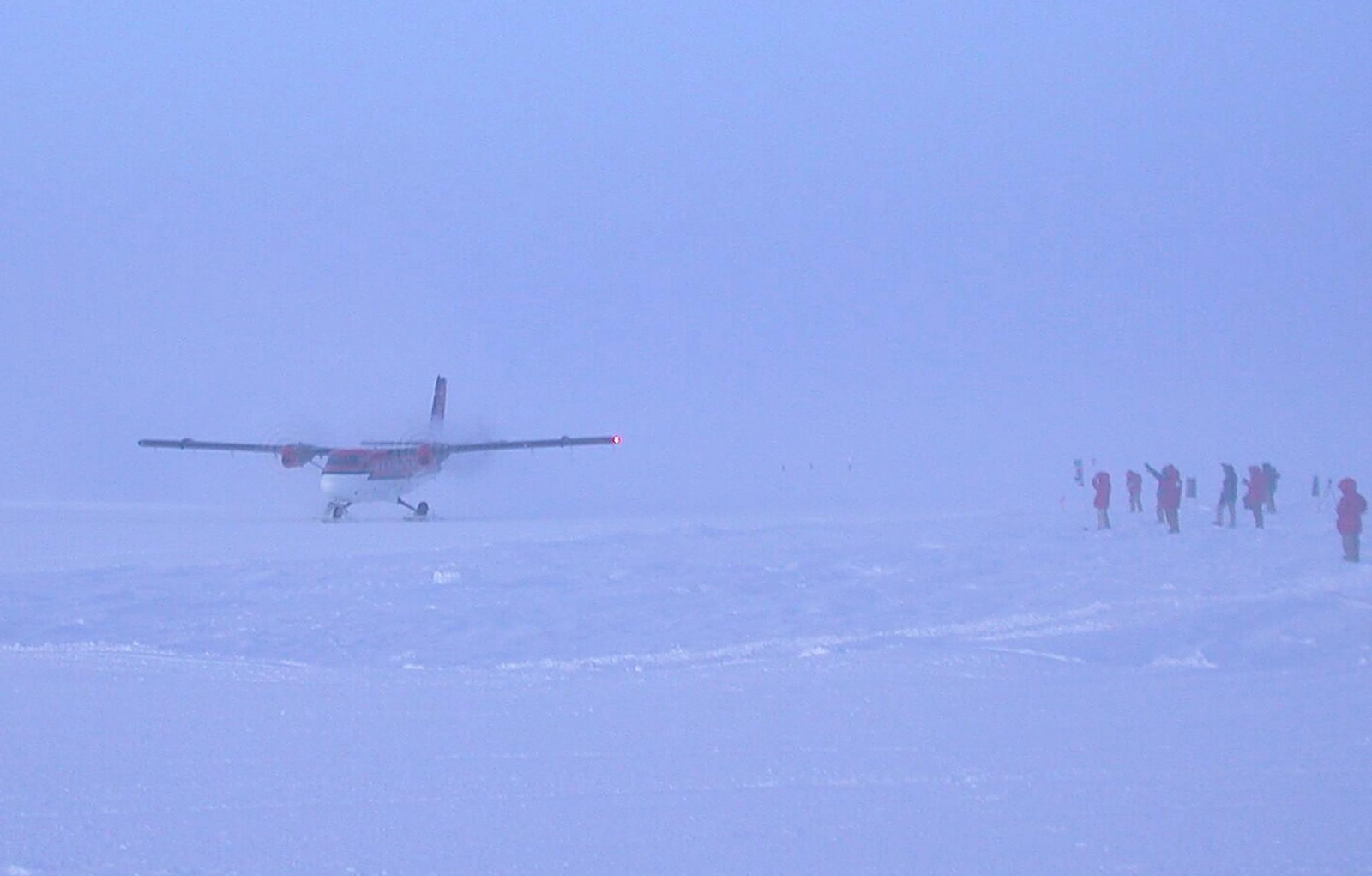 Candian Plane lands at South Pole