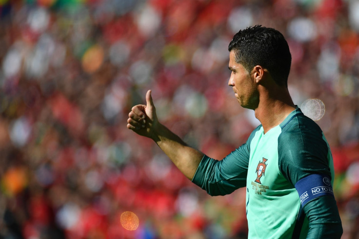 Ronaldo gives the thumbs up