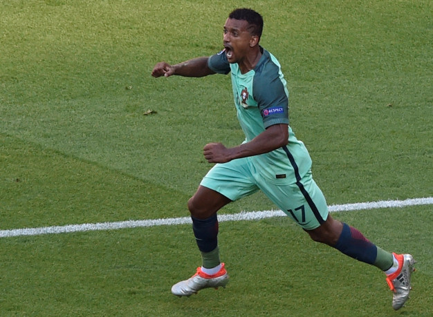 Nani celebrates his goal Nani celebrates his goal