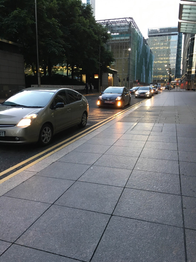 Bankers arrive at Canary Wharf Bankers arrive at Canary Wharf