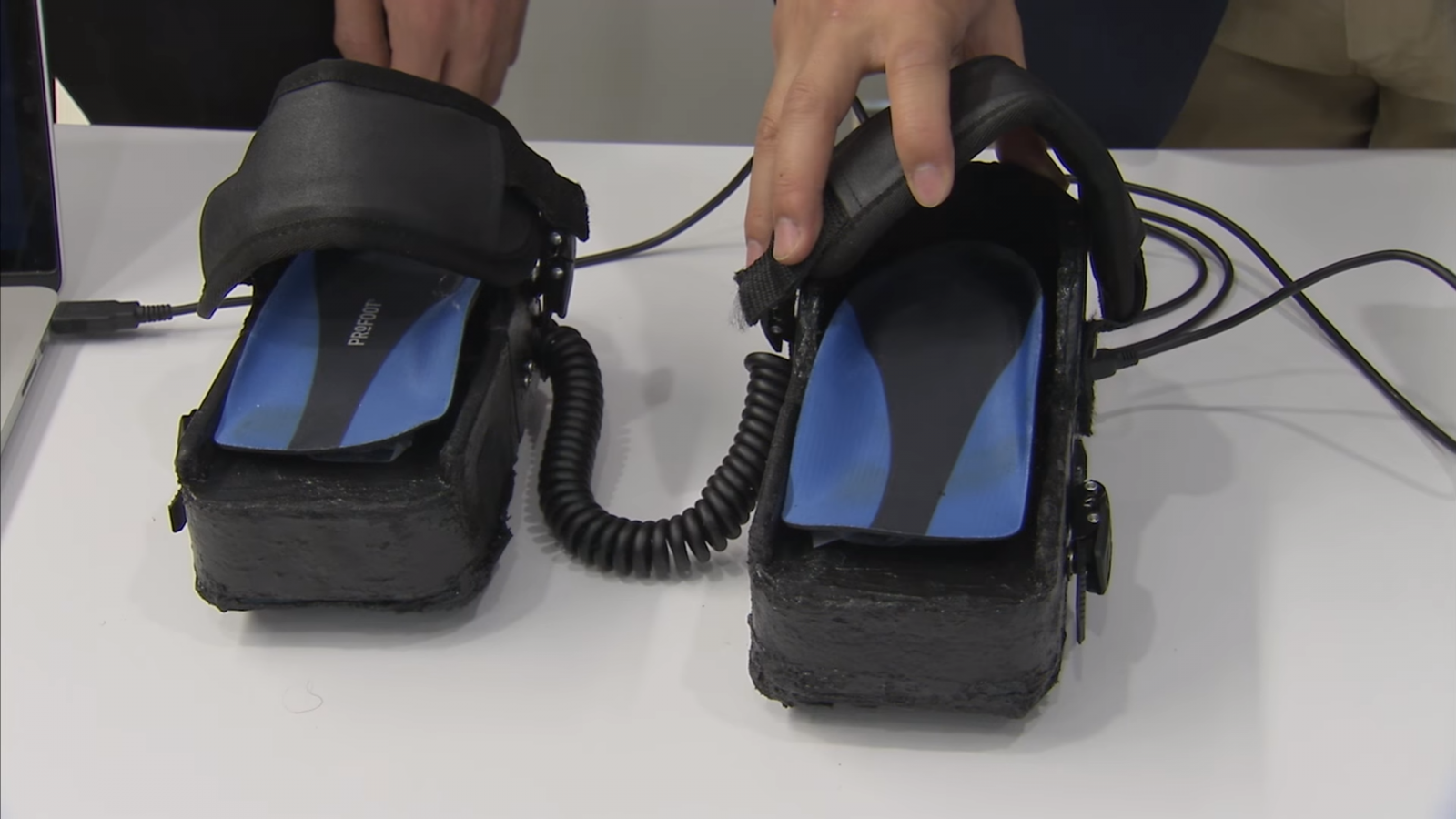 'Handicapable' video game controller lets disabled gamers play without