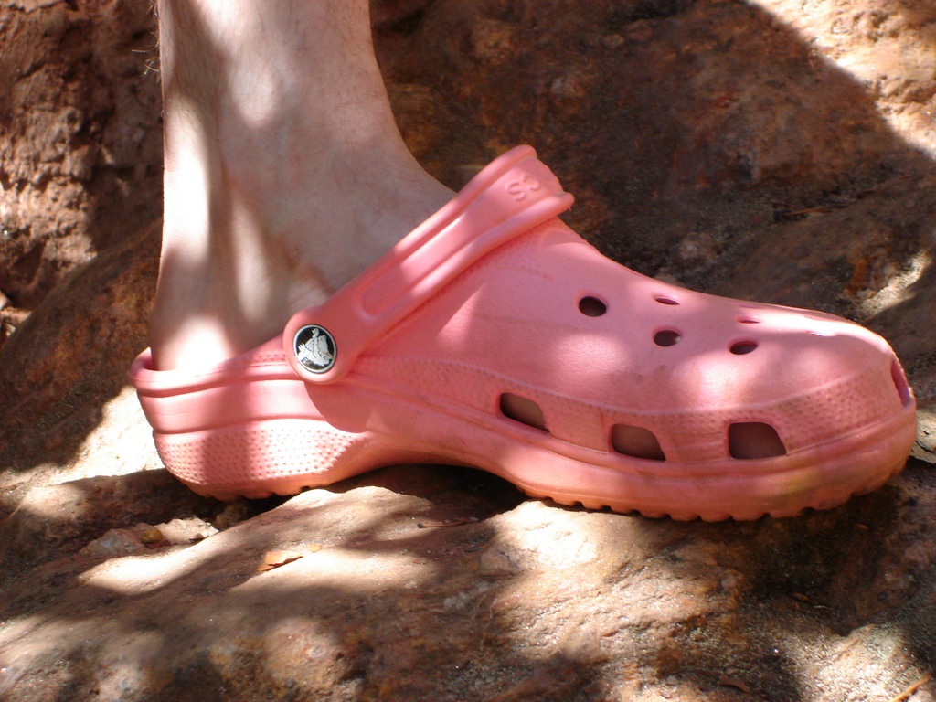 pink crocs mens