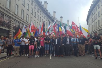 Sadiq Khan stand with London Pride organisers 