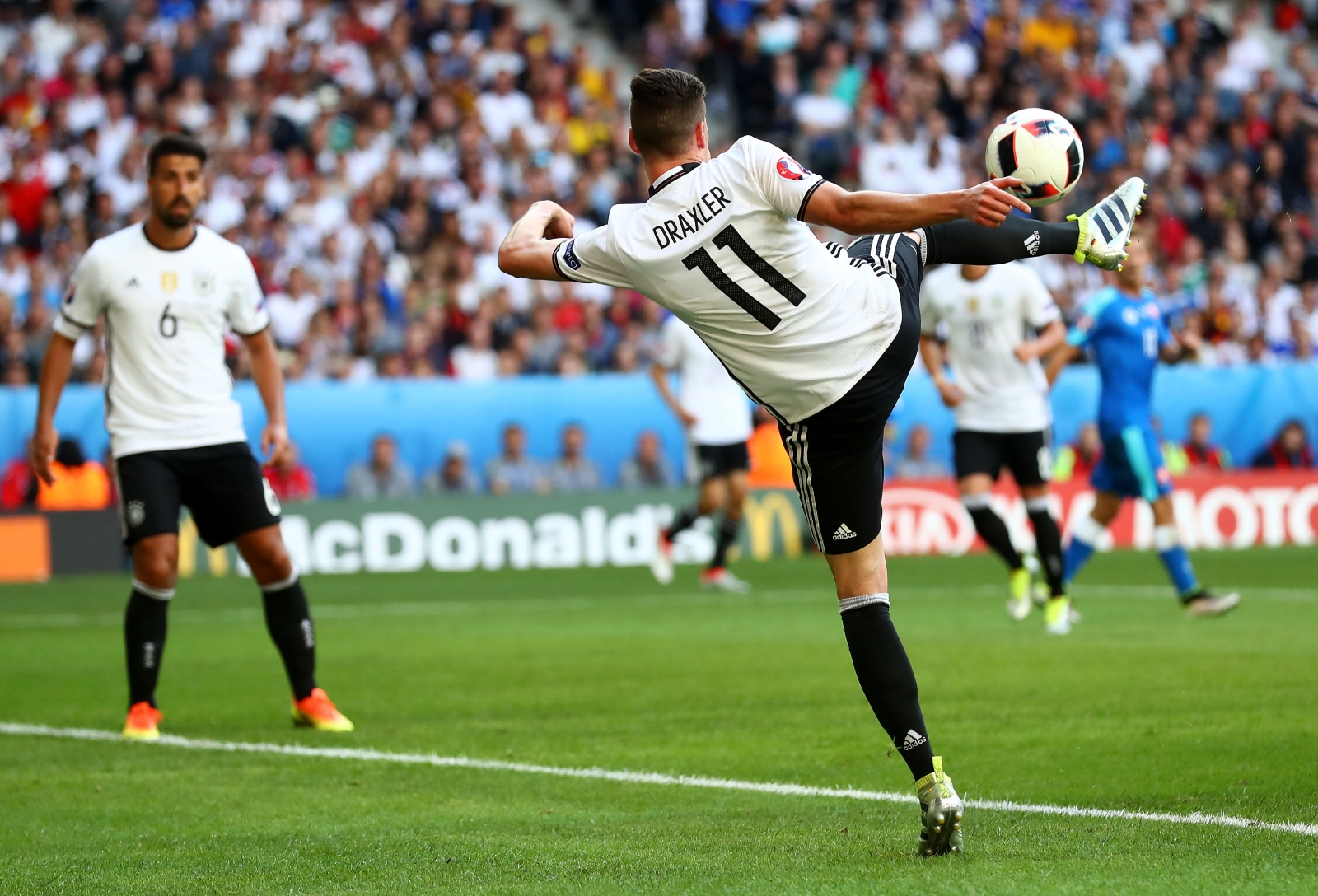 Sell germany. Евро 2016 Германия. Germany Euro 2016. Julian Draxler Benfica.