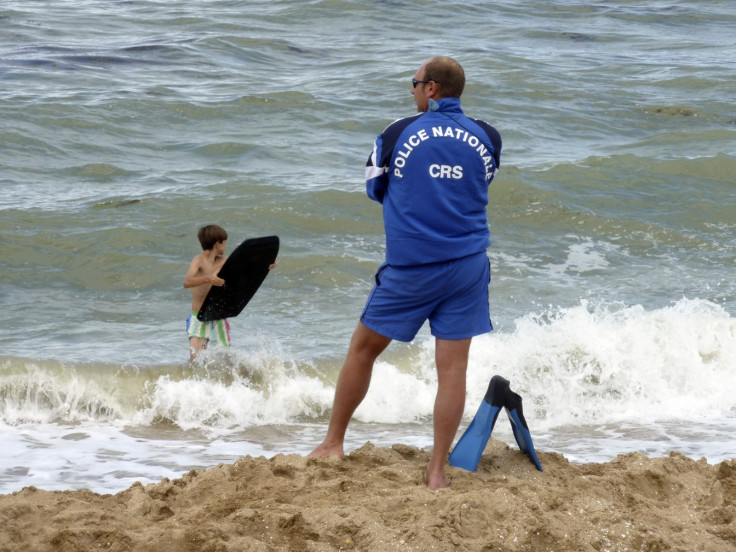 French lifeguards to carry guns