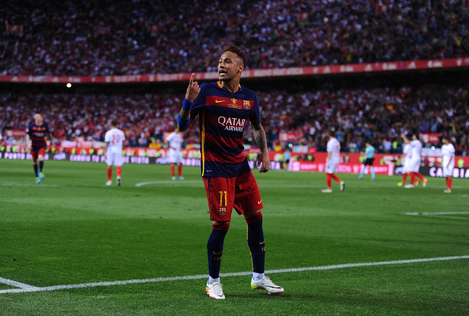 Neymar 'wants to stay' at Barcelona despite big-money proposals from ...