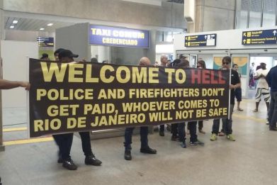 Brazilian police 'Welcome to Hell' sign