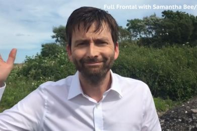 David Tennant reads out Scottish tweets