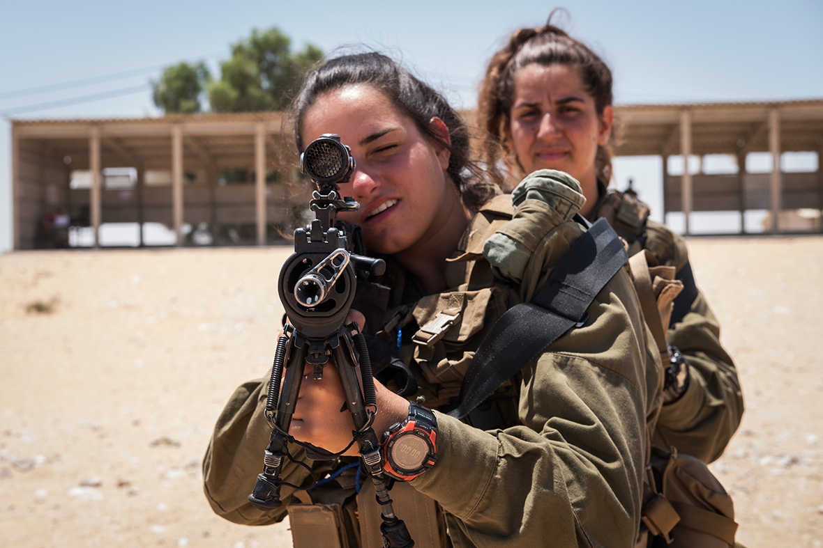 Caracal Battalion: Photos of mixed-gender Israeli combat 