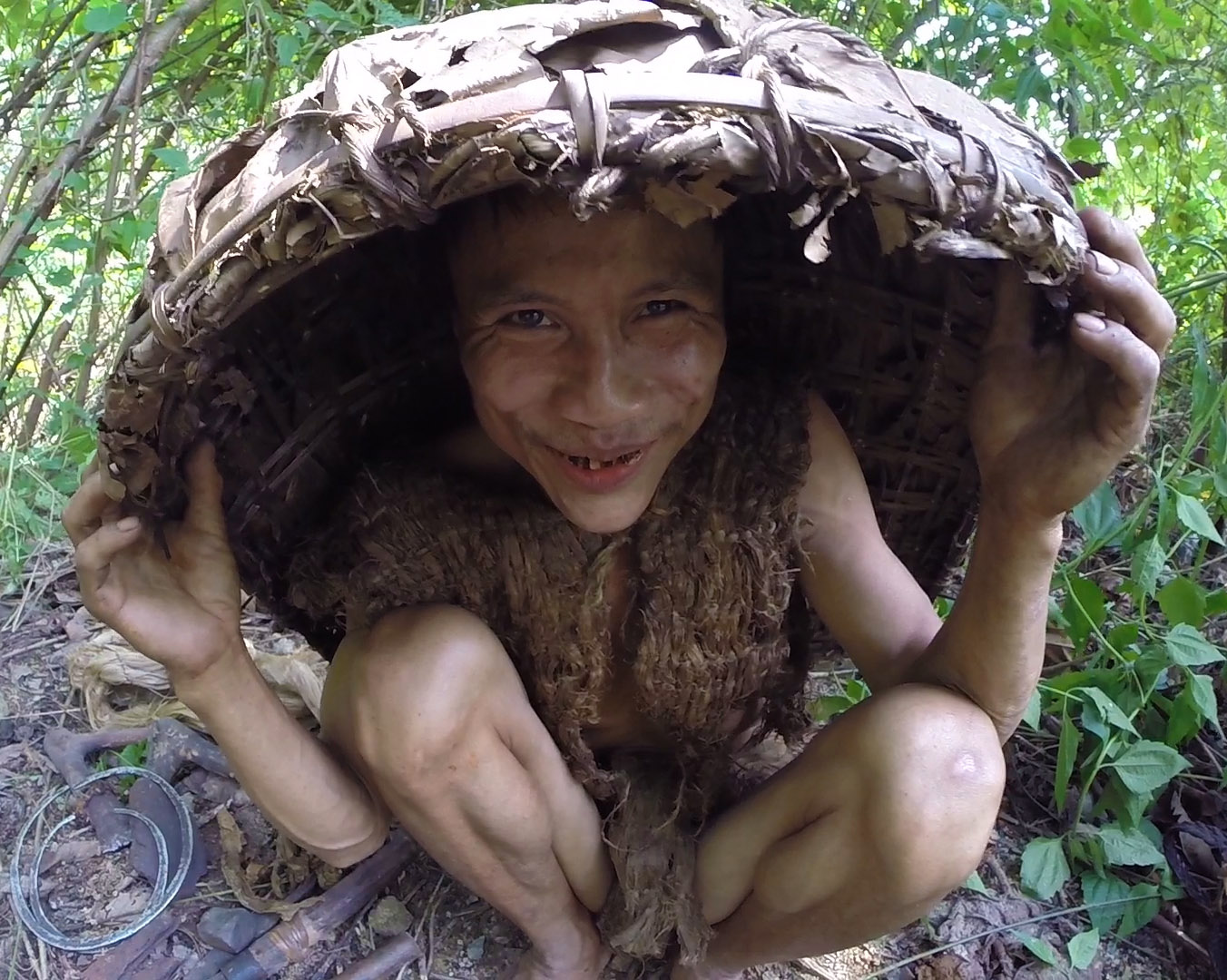 Vietnam jungle men: Incredible story of Ho Van Lang, the boy who lived in the wild for 41 years