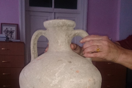 Bitumen in Greek amphora