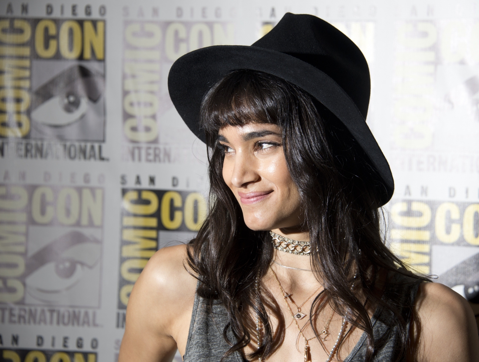 The Mummy Reboot Sofia Boutella In Monster Costume Spotted While Filming In London 