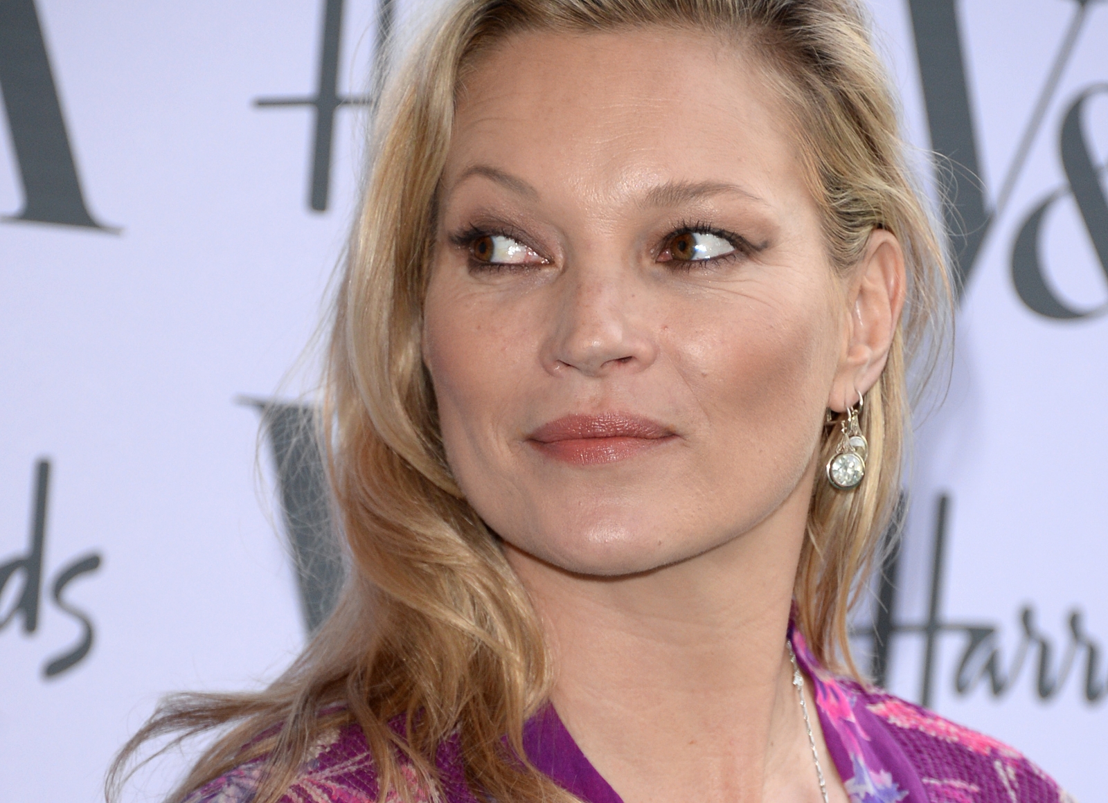 Topless Kate Moss Bravely Dangles Out Of Helicopter For Racy Photoshoot Ibtimes Uk