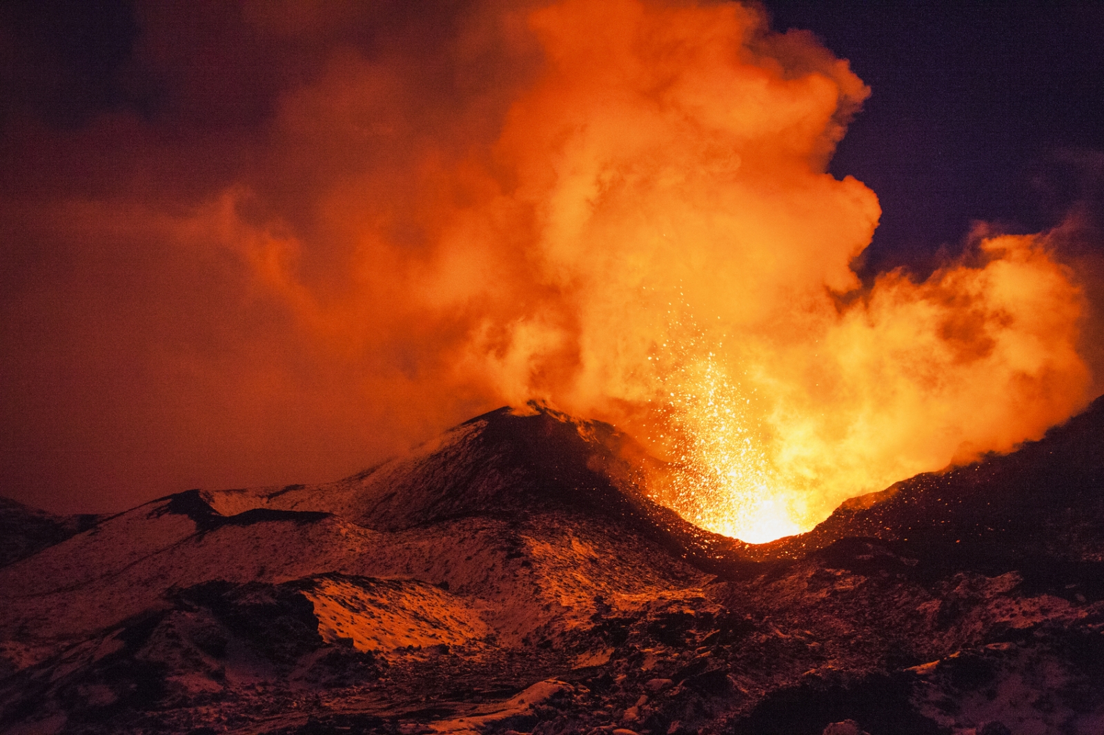 How supervolcano bigger than Yellowstone almost wiped out ...