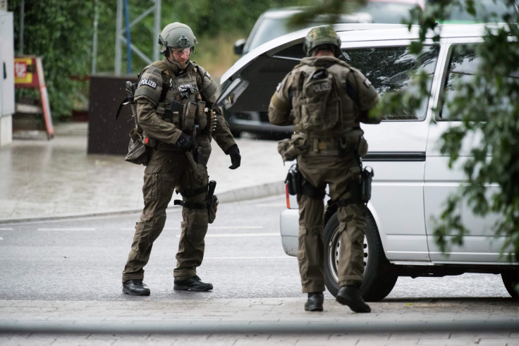 Munich mall shooting police response