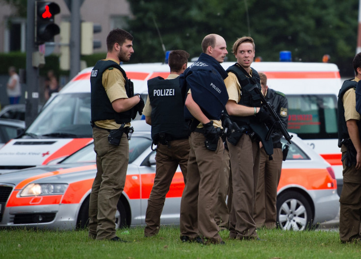 Munich mall shooting police response
