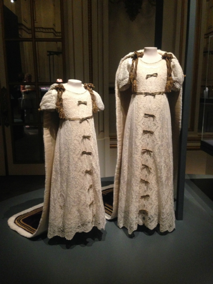 fashioning a reign exhibition