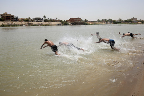 heatwave Iraq Baghdad 2016 swimming