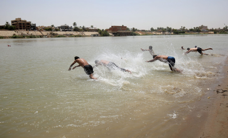 heatwave Iraq Baghdad 2016 swimming
