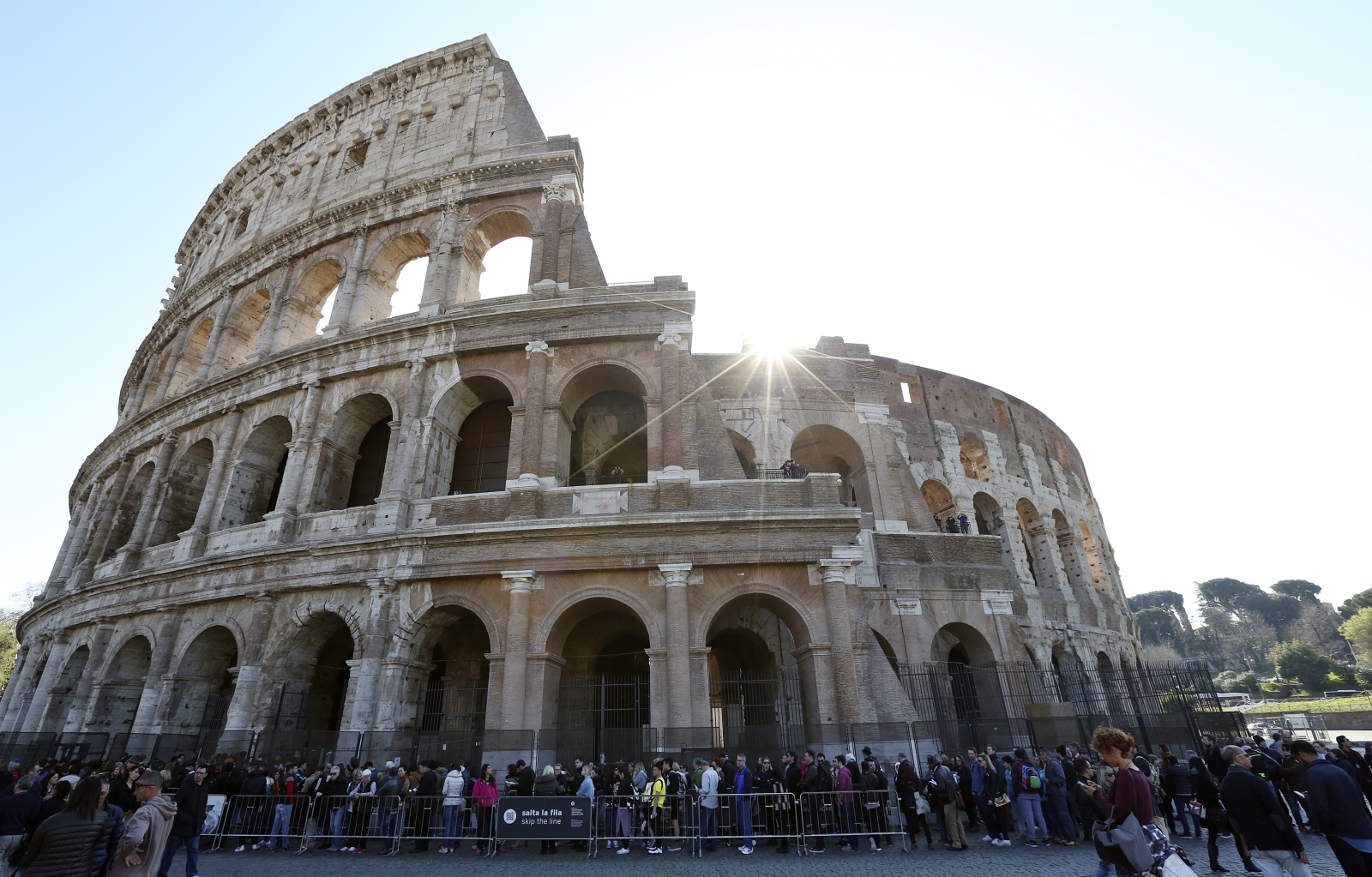 Italy earthquake causes bigger cracks to Rome's Colosseum1600 x 1023
