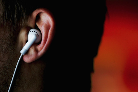 Apple working on wireless earbuds