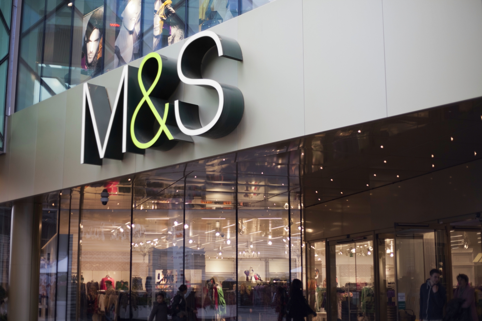 Marks and Spencer to fire 500 head office staff