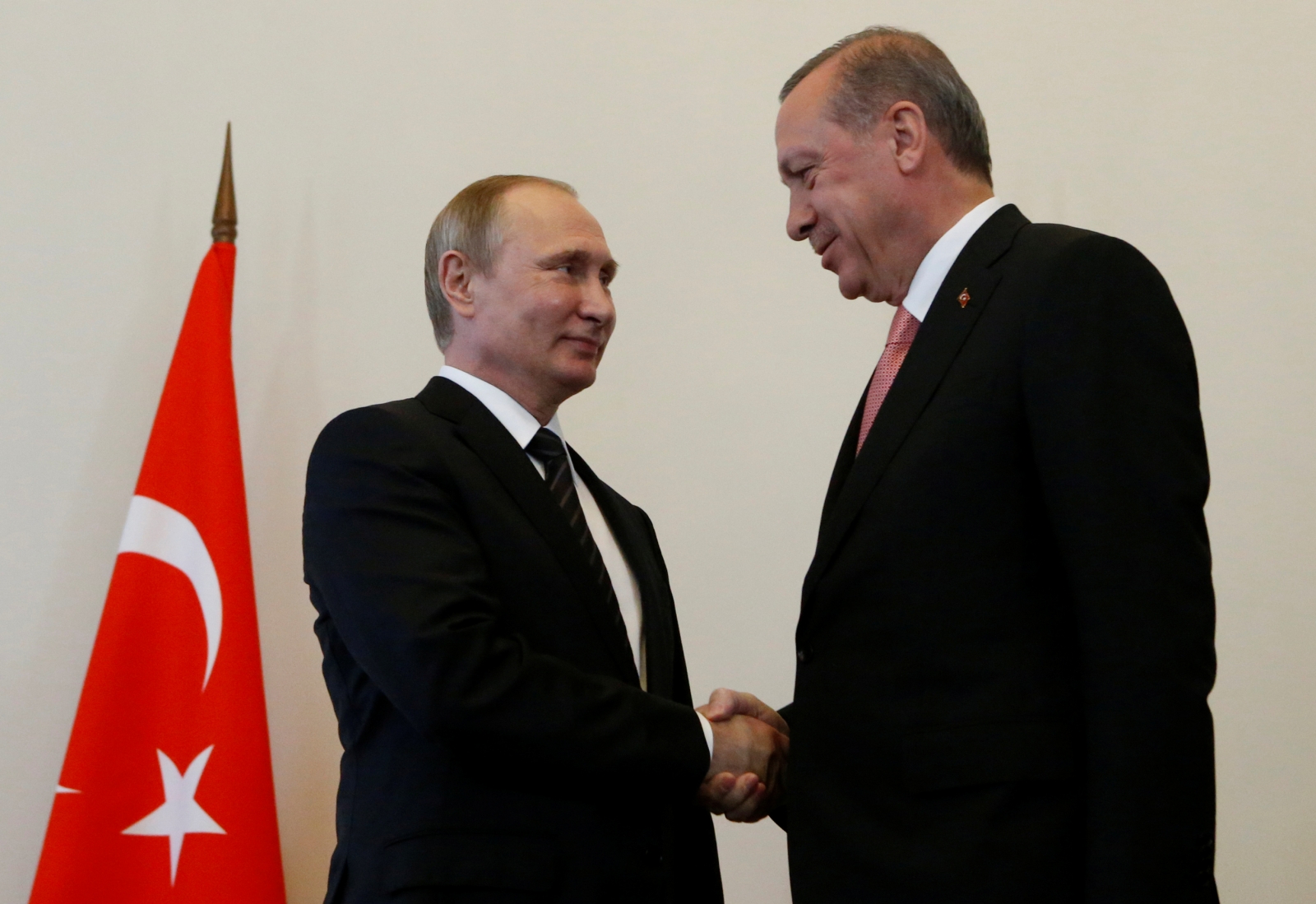 Erdogan and Putin Russia to resume flights and end