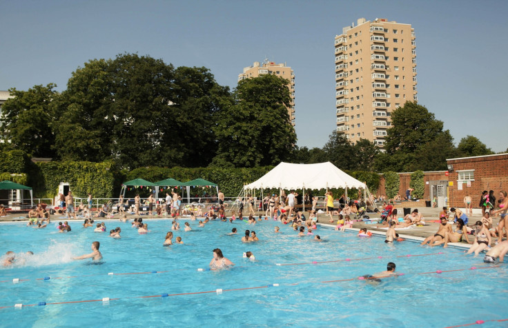 outdoor pools to visit