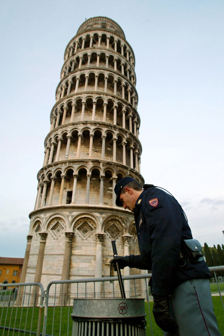 Leaning tower of pisa