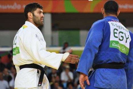 Judo handshake snub