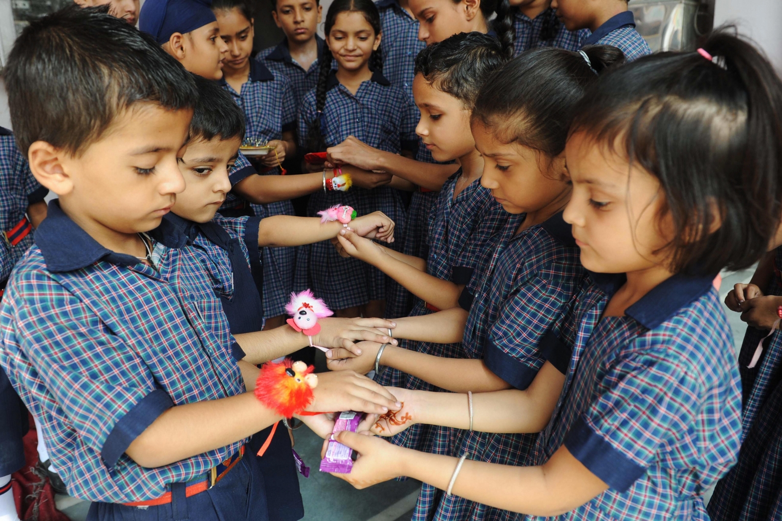 Happy Raksha Bandhan 2016 Top Quotes And Messages To Celebrate The 