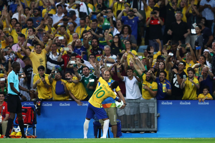 Neymar celebrates his goal