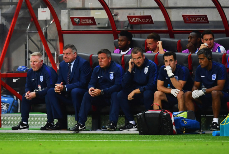 The England bench look frustrated