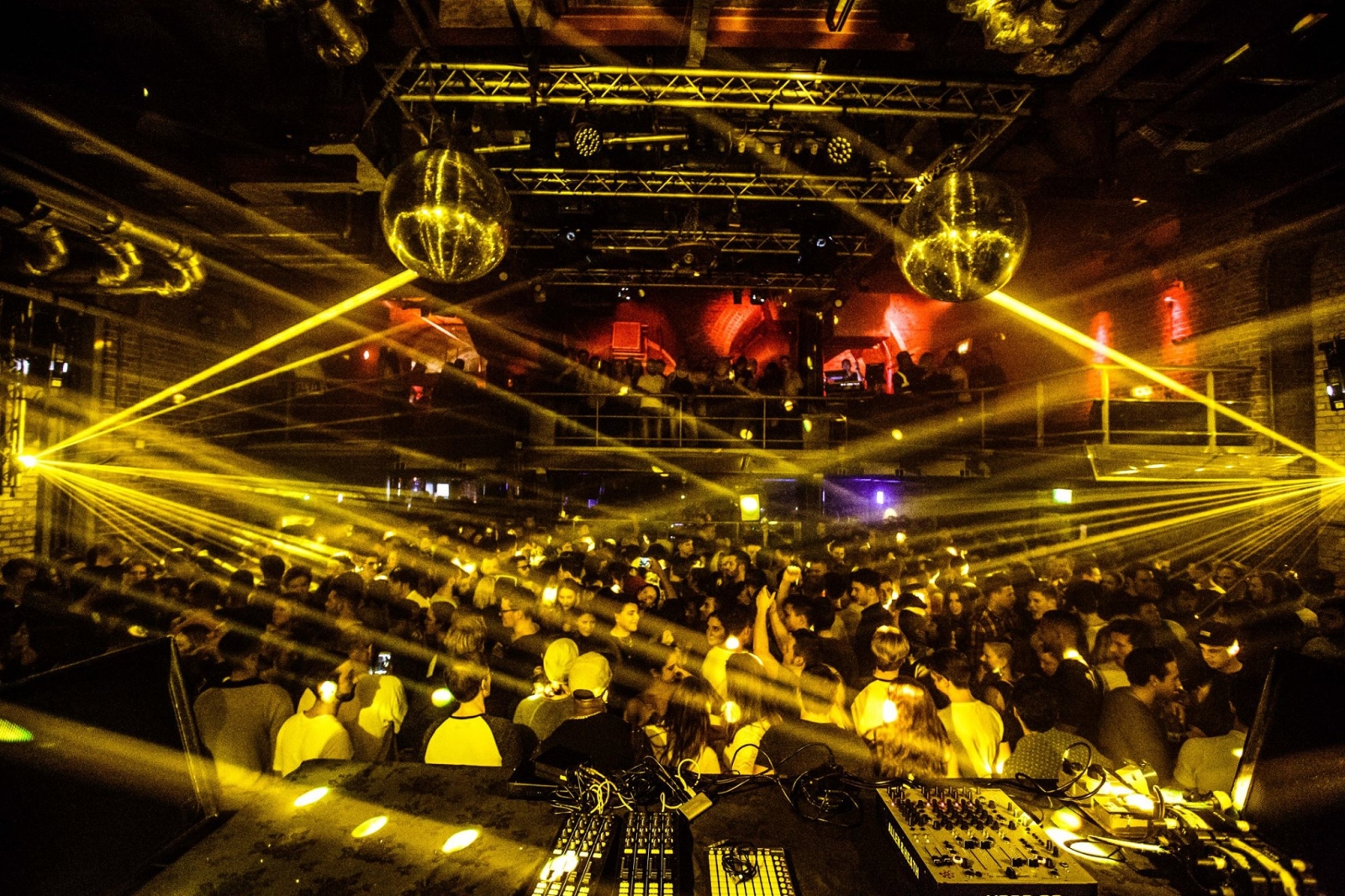 Fabric in London Authorities revoke licence of the iconic