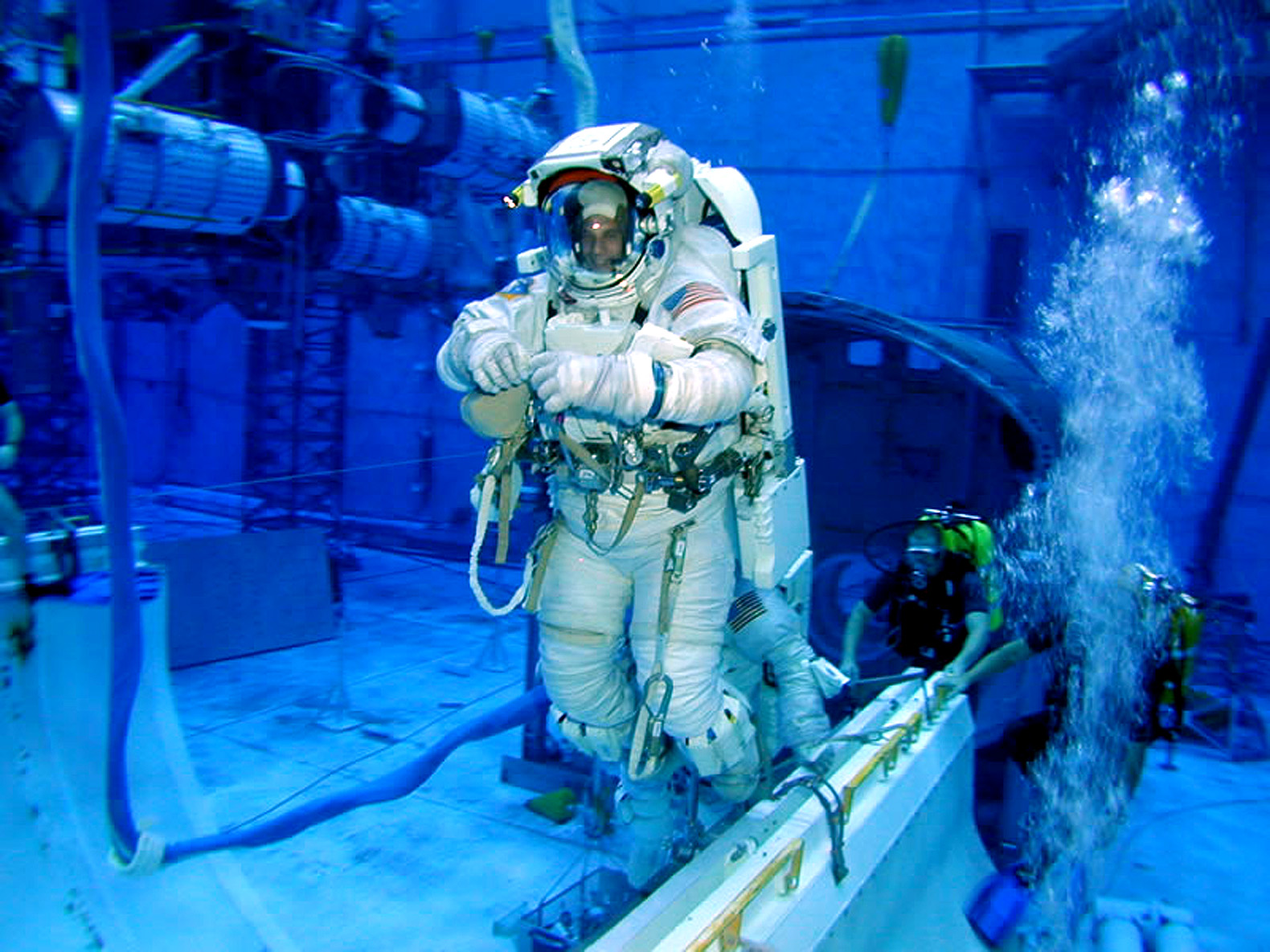 Watch how NASA trains its astronauts to be weightless underwater in 360