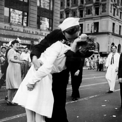 Greta Zimmer Friedman, who was kissed by a sailor in Times Square, has died at the age of 92