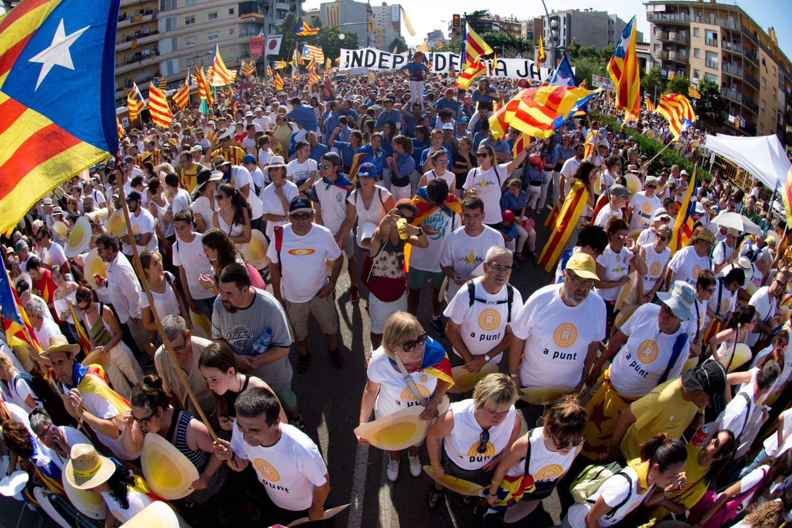 Catalonia independence: Hundreds of thousands protest to demand freedom ...