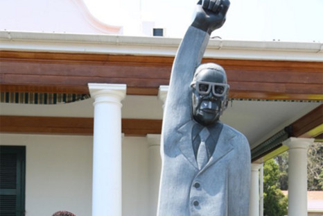 Robert Mugabe statue
