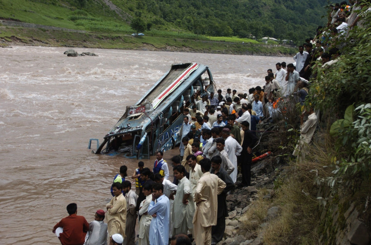 Pakistan bus crash