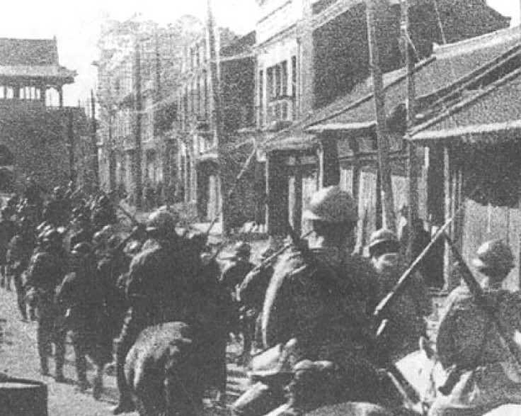 Japanese troops invade during Mukden Incident