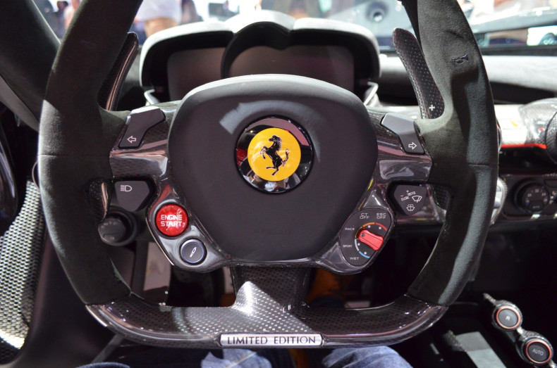 Ferrari LaFerrari Aperta steering wheel