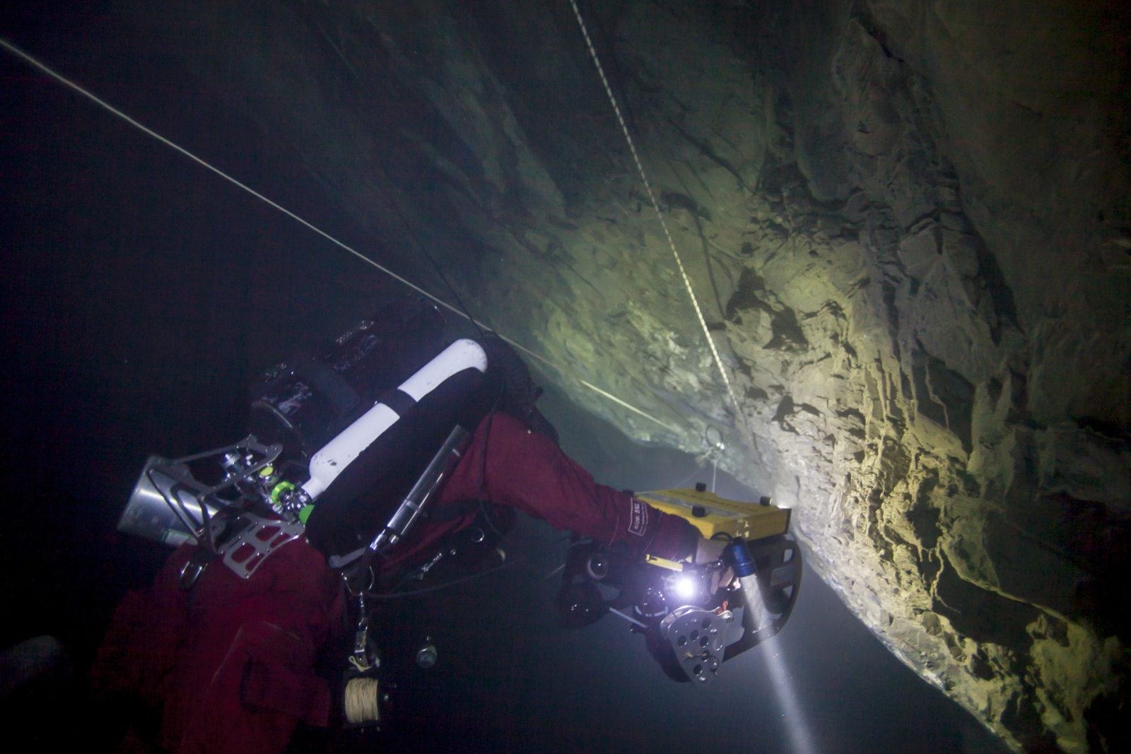 Czech Republic Worlds Deepest Underwater Cave Discovered Reaching 1325 Feet