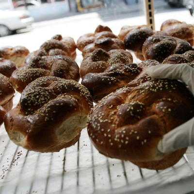Challah bread buns