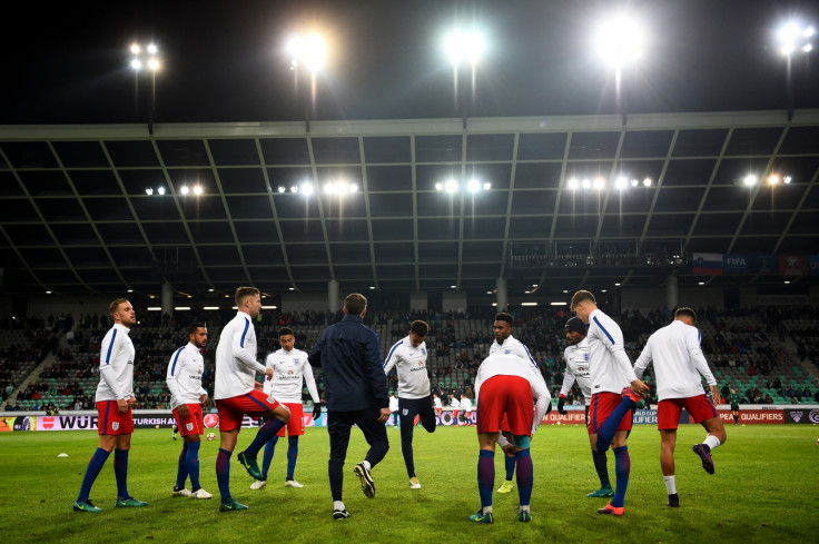 England players warm up