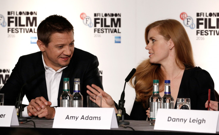 Jeremy Renner and Amy Adams