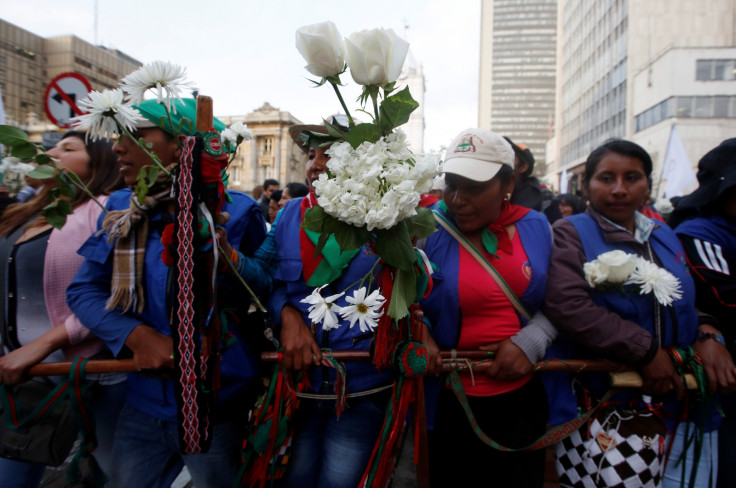 Colombians march